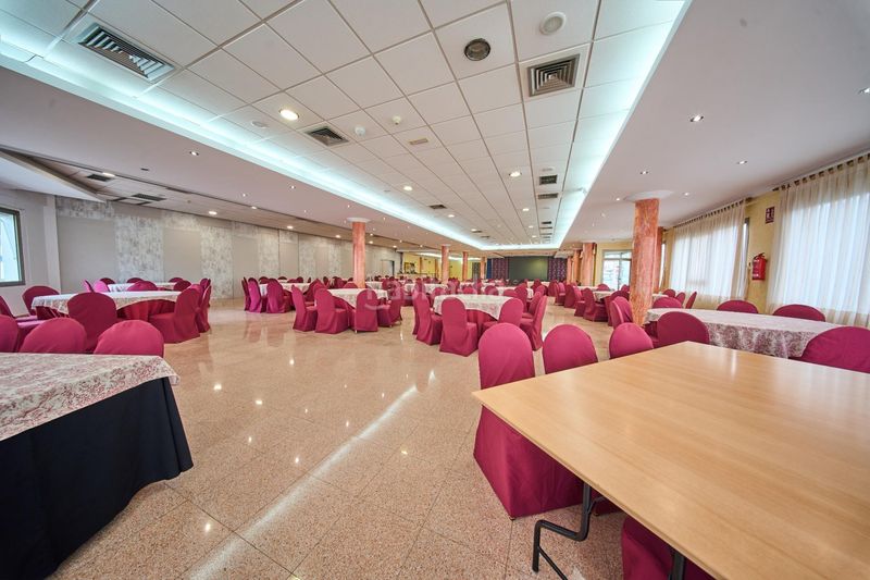 Foto c7dcdd07-9f2d-49d5-92bd-f39a509ba820. Local comercial a Castillo de Locubín
