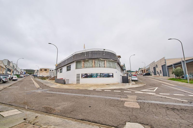 Foto cde79009-d2fd-497a-9370-d6470540d444. Local comercial a Castillo de Locubín
