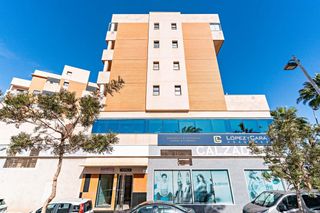 Pis a Calle dr lopez ibor (r) 6. Semiático 5ª planta  vistas al mar  garaje  a 900m de la playa