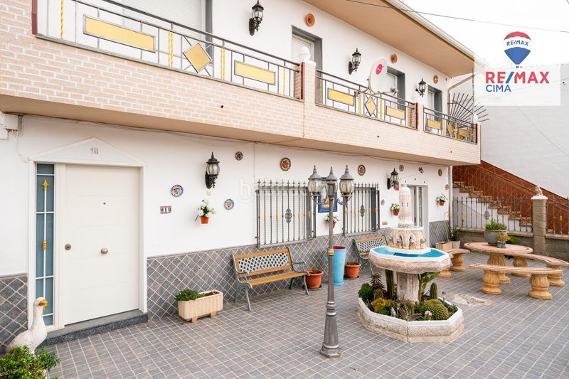 Foto 093f8962-e94c-4018-a497-7ec4fbf8ffd4. Xalet amb aparcament a Guadix