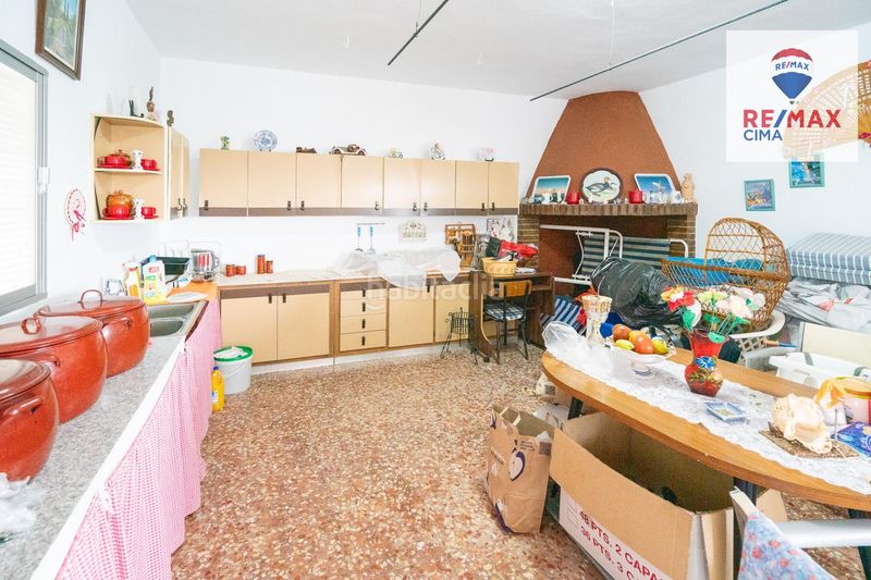 Foto b0829e84-2201-425b-b77b-a8c838d6b12f. Xalet amb aparcament a Guadix