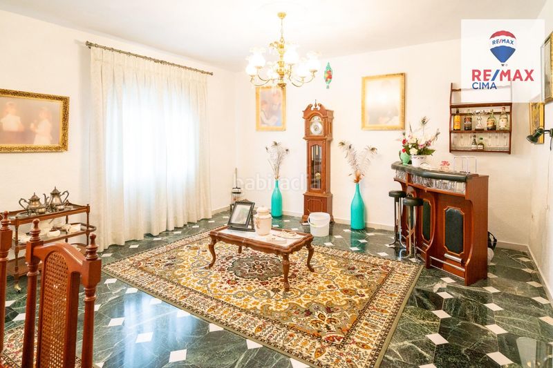 Foto b7aa475c-78ef-4701-a710-c4abd4fc3c3e. Xalet amb aparcament a Guadix