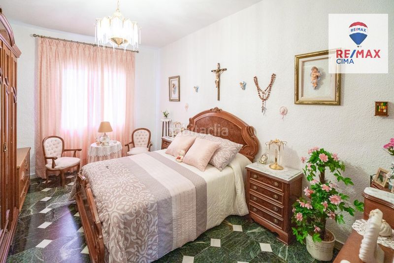 Foto e0c6718b-0a61-41bd-ad06-0c09097f7cdc. Xalet amb aparcament a Guadix