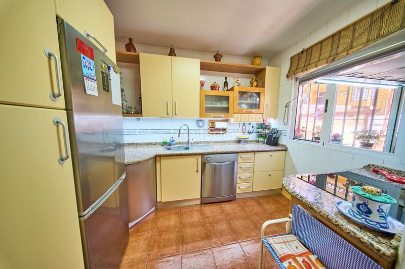 Foto 363b372c-e7fa-4fd5-9e78-3a8e42ff4048. Casa adossada amb aparcament a La Zubia Ciudad Zubia (La)