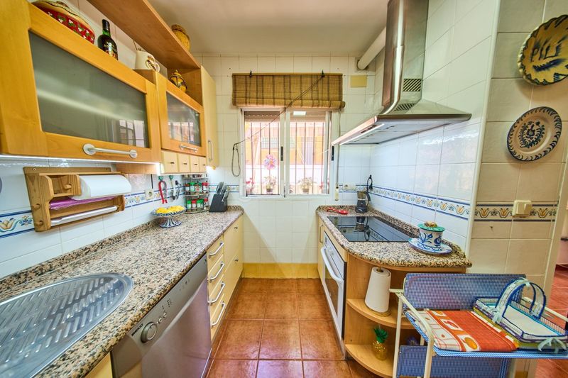 Foto 765dac7a-dd79-4182-95a5-50bb57db4eb4. Casa adossada amb aparcament a La Zubia Ciudad Zubia (La)