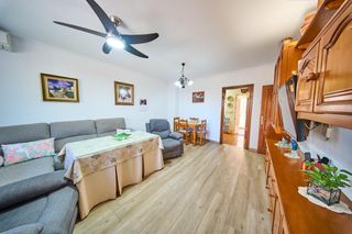 Reihenhaus  Vega. Acogedora casa con gran garaje y patio en la zubia