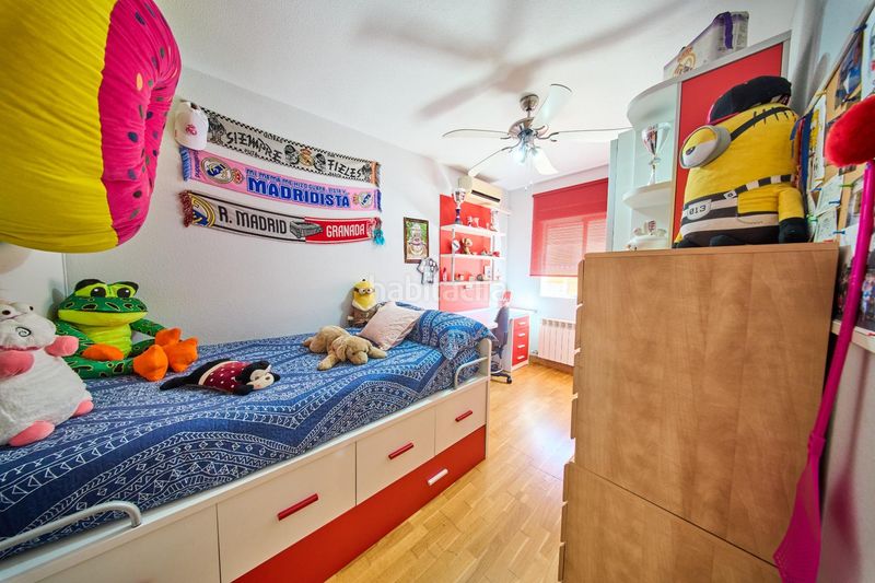 Foto c1b5f7b3-c6e5-4286-b3e1-038a766b9990. Casa adossada amb aparcament a La Zubia Ciudad Zubia (La)