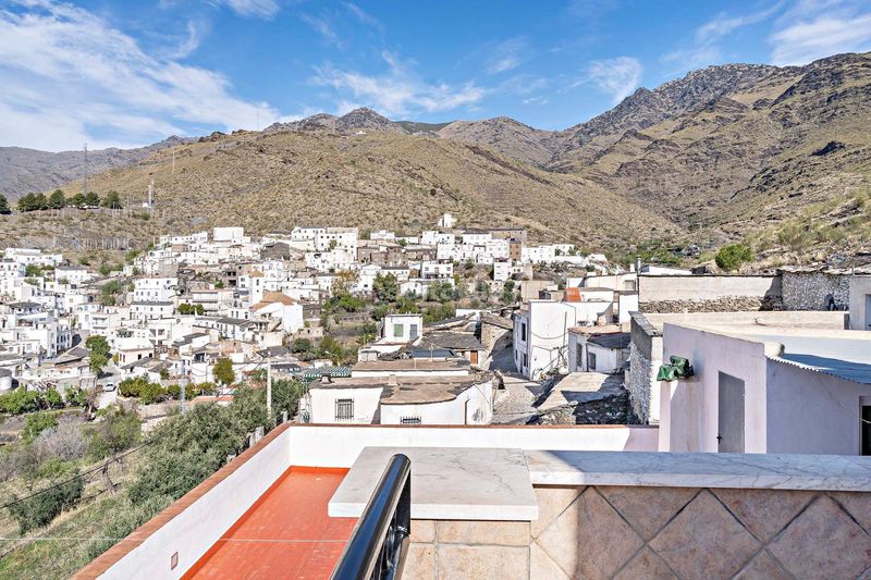 Foto deeca9d7-0ff8-42ba-9b52-a3d70a76e022. Àtic a calle castillo 5 a Velefique