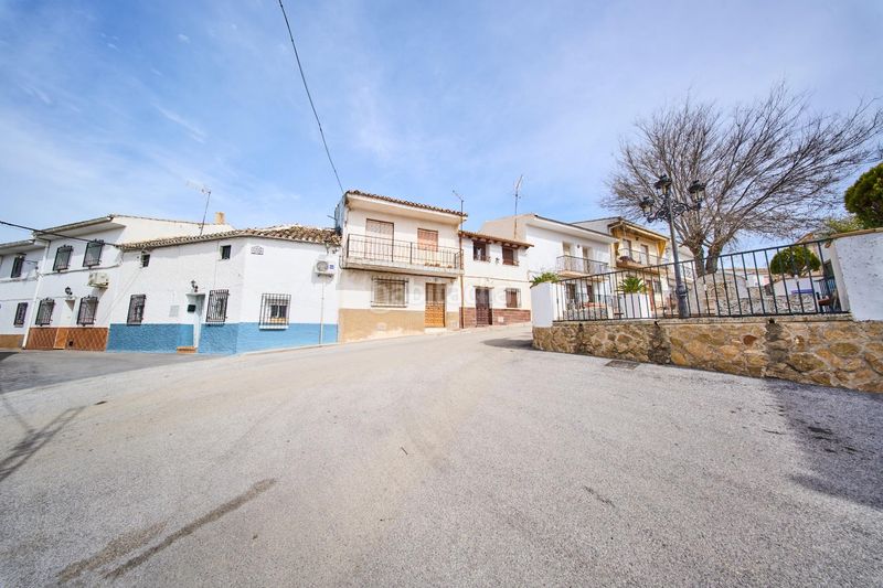 Foto 810f06f4-fb29-4294-8903-0cc3992d8fe4. Casa a schiera in calle calvario 28 in Montillana