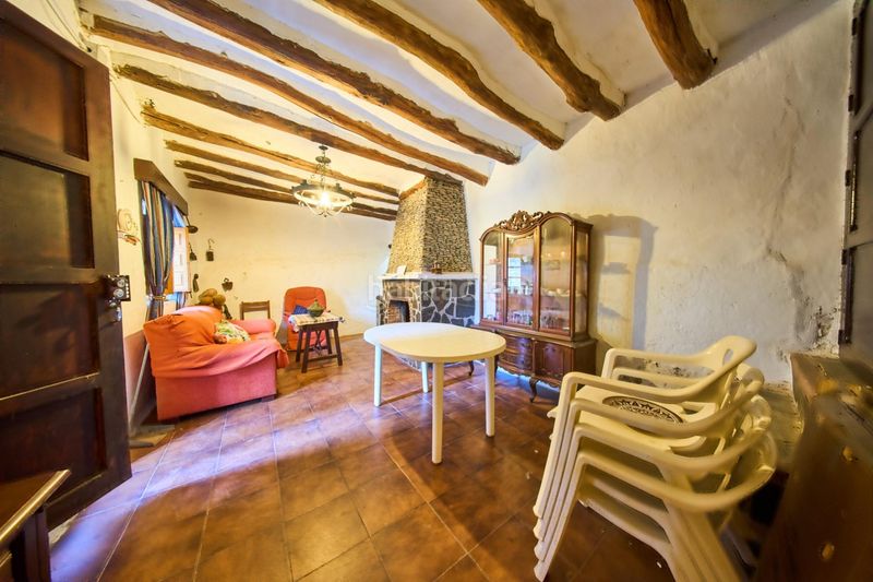 Foto bd469661-c5f9-4866-9a45-693d3bf22bc9. Masia a Cáñar