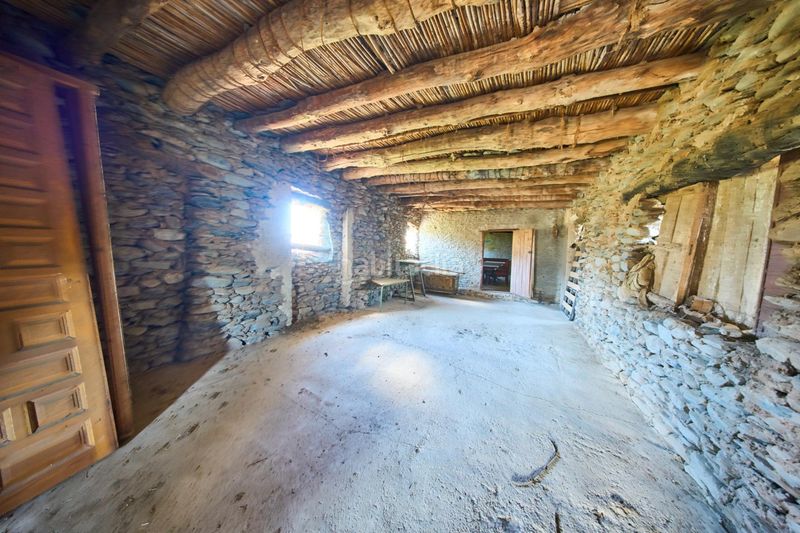 Foto e4292282-82da-4b81-9ea8-42a14de3c8aa. Masia a Cáñar