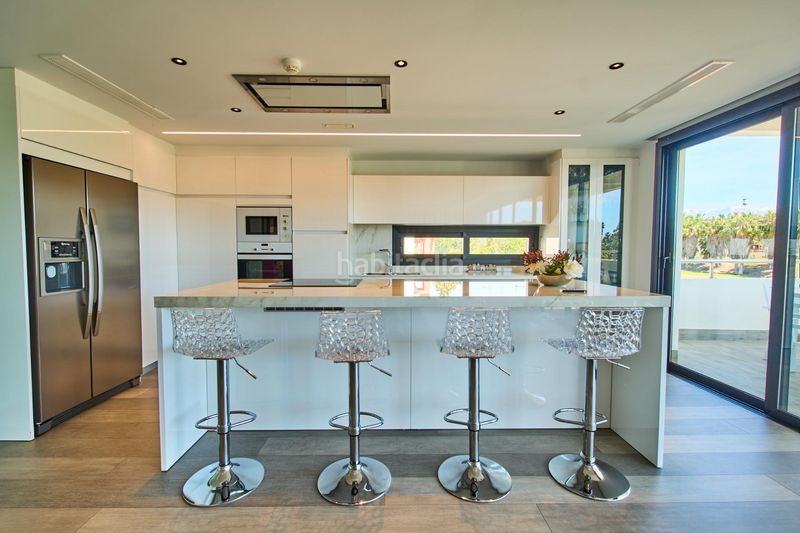 Foto 092b0f0f-597c-4310-932d-481a39493ff0. Xalet amb aparcament piscina a Playa de Granada Motril