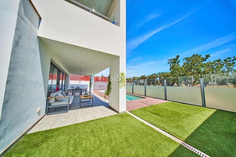 Foto 1135d0f6-ac60-429e-970f-35fd018af64a. Xalet amb aparcament piscina a Playa de Granada Motril