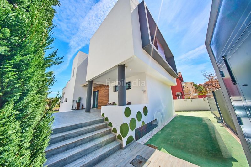 Foto 360f0342-87b0-4022-b072-b4cc5e240579. Xalet amb aparcament piscina a Playa de Granada Motril