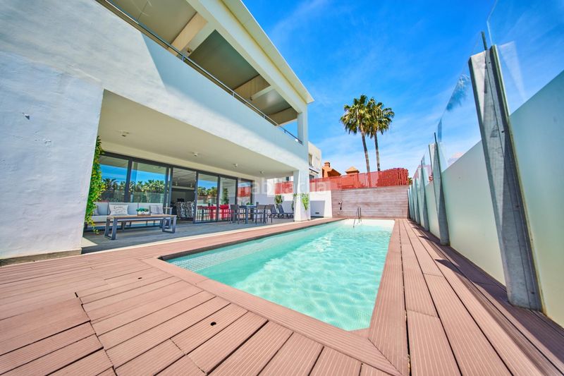 Foto 48b848c5-61e5-49b9-99d3-81b400b5c604. Xalet amb aparcament piscina a Playa de Granada Motril