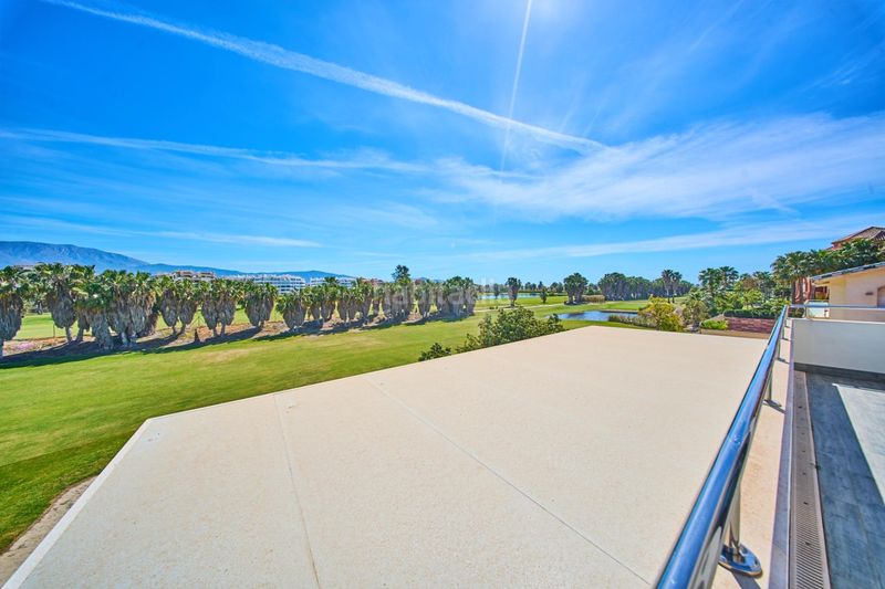 Foto a5a876c4-260f-4fb9-b4c9-2e0d374721dc. Xalet amb aparcament piscina a Playa de Granada Motril