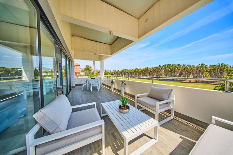 Foto b0103bf6-9b2b-462d-ad15-468768b80412. Xalet amb aparcament piscina a Playa de Granada Motril