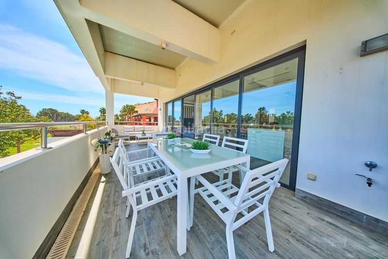 Foto effa7768-79ad-4267-8a98-0d1f6a767500. Xalet amb aparcament piscina a Playa de Granada Motril