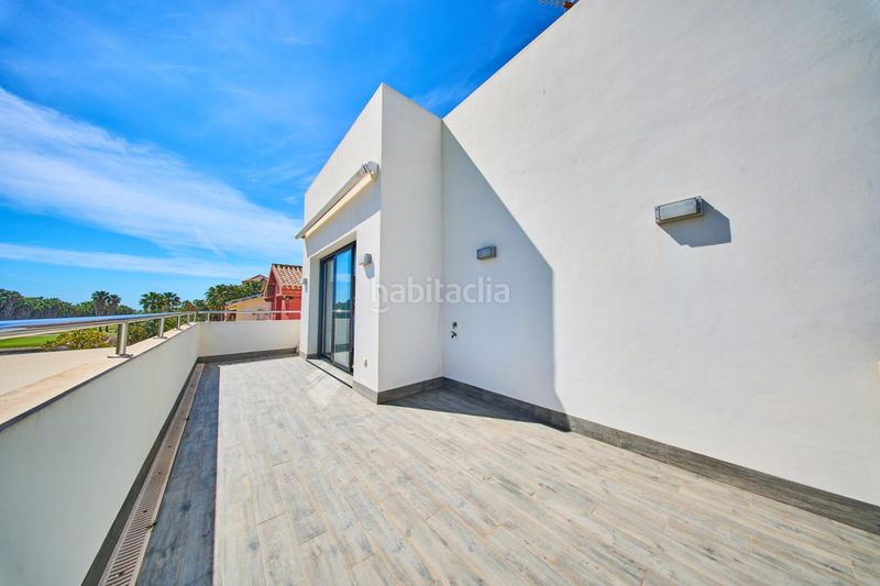 Foto f6db98fb-9641-4596-987a-504073c7f307. Xalet amb aparcament piscina a Playa de Granada Motril