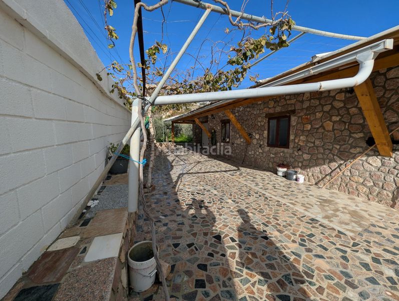 Foto 17d86fdd-246c-4c18-a09b-1be6c3ffd7c0. Masia amb aparcament piscina a Órgiva