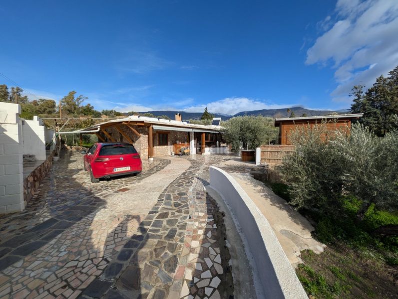 Foto 96e8bb4d-c6af-47ad-8090-8add306fede6. Masia amb aparcament piscina a Órgiva