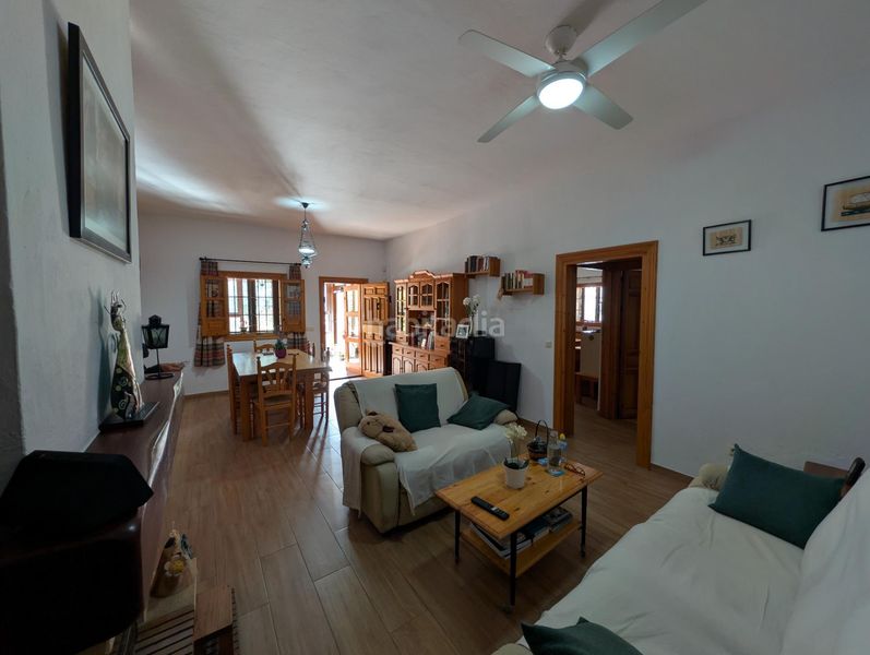 Foto f0adf8ff-b6f6-4a19-b042-deeb15748889. Masia amb aparcament piscina a Órgiva