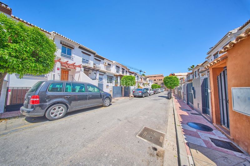 Foto 1820e66a-7c2e-46b0-becf-22c77166f86c. Casa a schiera con parcheggio in San Cayetano Churriana de la Vega