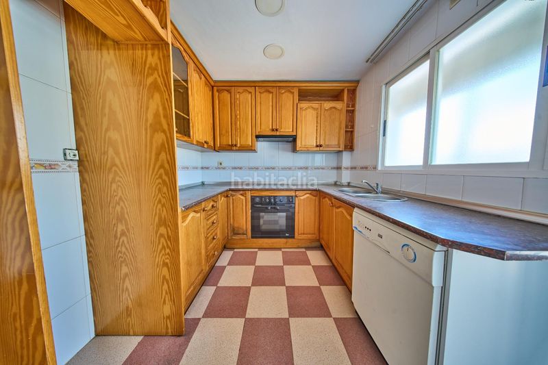 Foto cf09b1b2-f51a-4d63-b445-f920b6cf492a. Casa a schiera con parcheggio in San Cayetano Churriana de la Vega