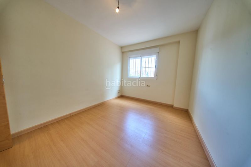 Foto ca76634f-6782-4937-821a-e1b5b584f77d. Pis a Campo Verde Granada