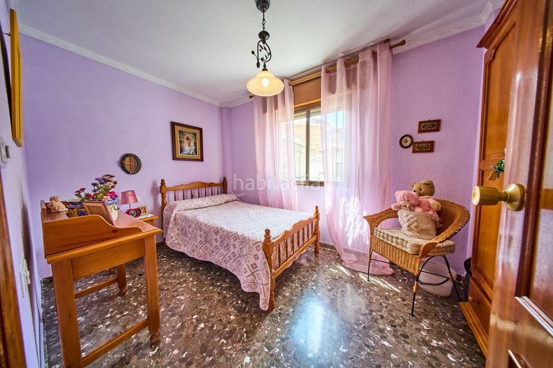 Foto 469a10c8-9824-4c26-bfda-62bfffe051bc. Casa aparellada amb aparcament a Poniente Armilla