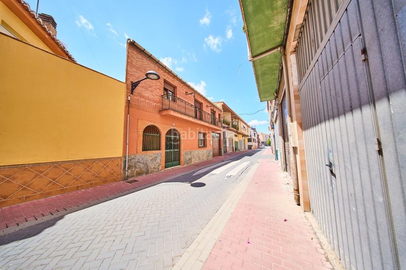 Foto 92ae9909-cb7b-4d06-b313-07f2245383f0. Casa aparellada amb aparcament a Poniente Armilla
