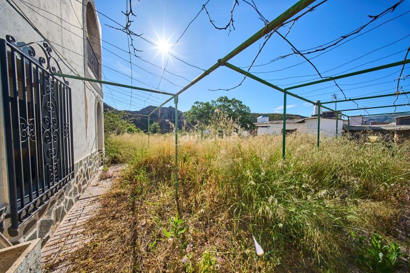 Foto c67f7e58-d328-44d6-8d47-fd244df4e165. Chalet  tipo duplex en yatór, cadiar en Cádiar