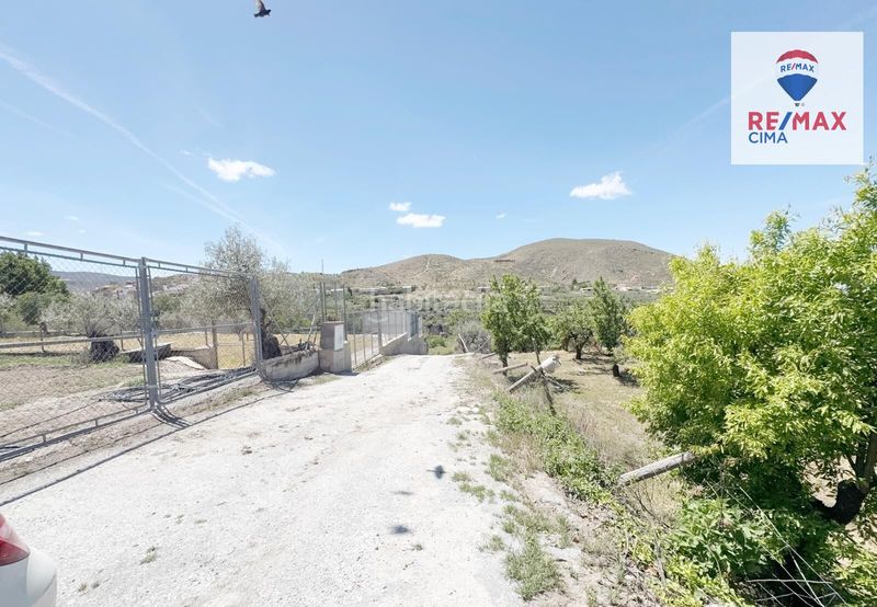 Foto 8c5d960e-3139-43d3-84e8-d5b9da3cd939. Casa amb aparcament a Zújar