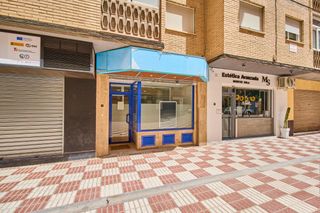Lloguer Local Comercial a Calle reina mora 20. Local de 121 m2 en zaidínvergeles