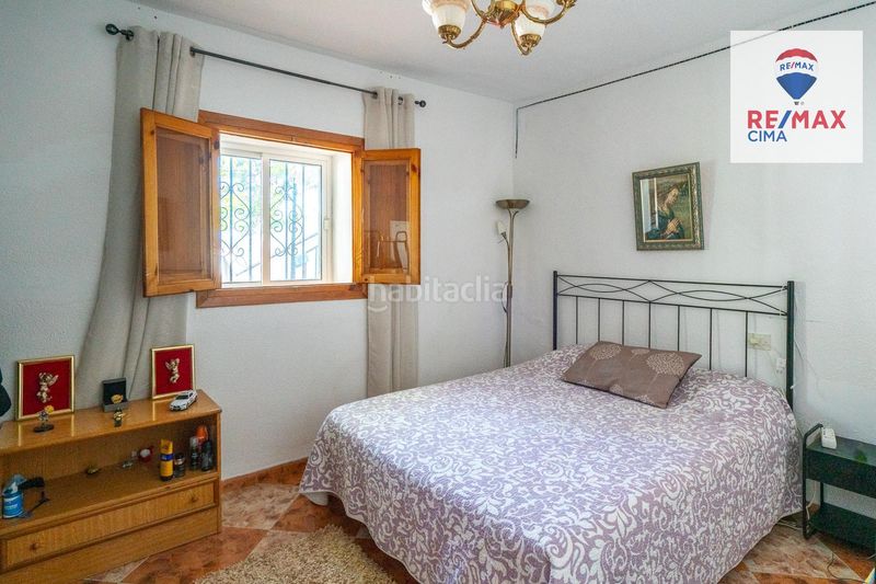Foto beed81b3-1088-4885-9f33-47242de0f153. Xalet amb calefacció aparcament a Baza