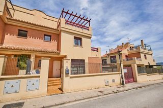 Doppelhaus  Mar alboran. Maravillosa casa pareada en loma linda con 6 habitaciones y pisc