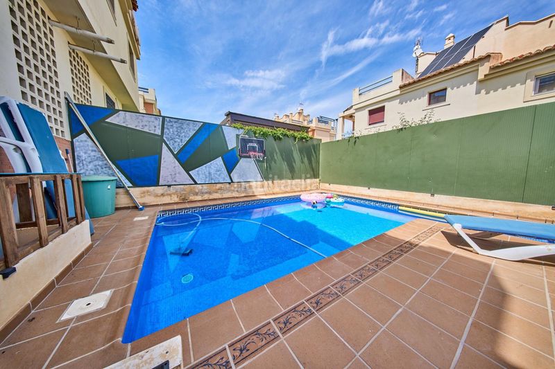 Foto 49a31256-f30c-4d3f-8a22-10ea33819761. Casa aparellada amb calefacció aparcament piscina a Ogíjares