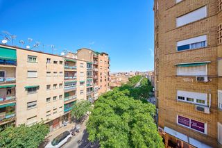 Pis a Barrio de Zaidín. Gran terraza en esquina, mucha luz y un vecino por planta  zaidí
