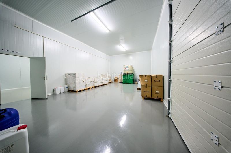 Foto 551e2a01-f2bf-4f85-ae49-49674fbf34a0. Nau industrial a Baza