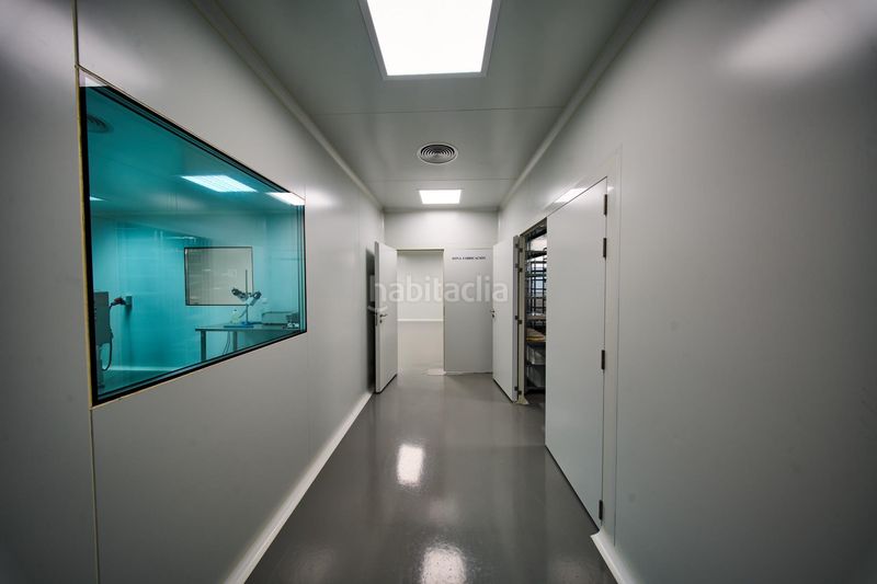 Foto e02e7979-0935-4777-a028-e05df035a1b1. Nau industrial a Baza