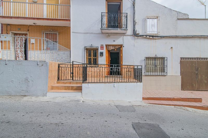 Foto 776ba665-367f-49df-a233-4c4480a897f7. Casa aparellada a Pinos Puente