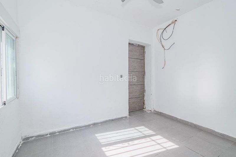 Foto f2aa5816-472f-4c63-9eb8-7cf8196695b6. Casa aparellada a Haza Grande Granada