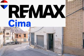 Reihenhaus  Molinillo. Local con acceso a dos calles y posibilidad de división en dos u