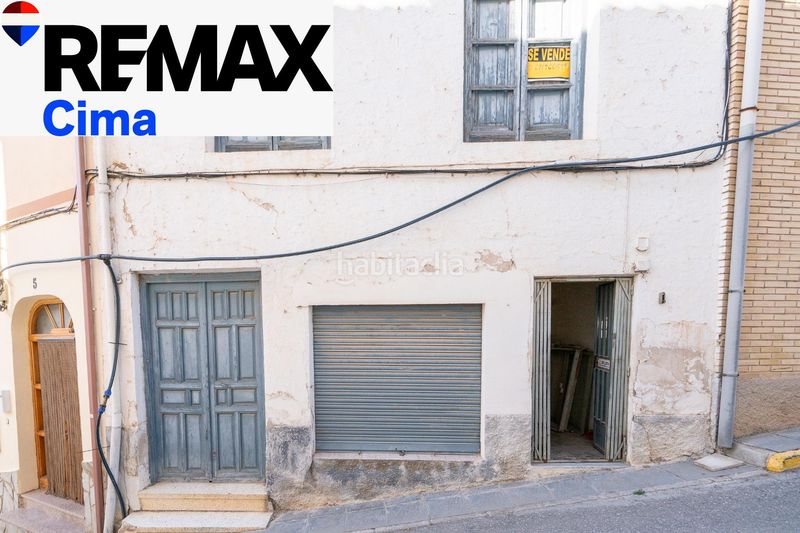 Foto f1bc6ca4-e146-4787-8af6-8d07f900be5e. Casa adossada amb aparcament a Zújar
