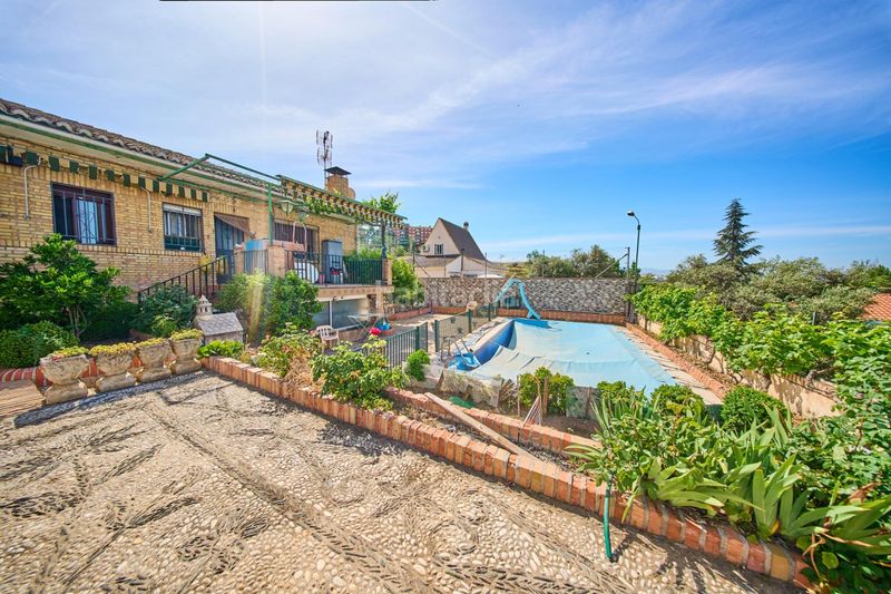 Foto d6fd9332-5490-4a04-b292-1f43a3a3e385. Xalet amb aparcament piscina a Alfacar