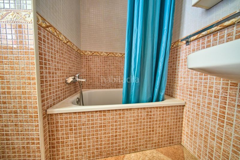 Foto a5a449ae-6543-480d-81f1-2a3f0906fac4. Casa adossada a San Ildefonso Granada