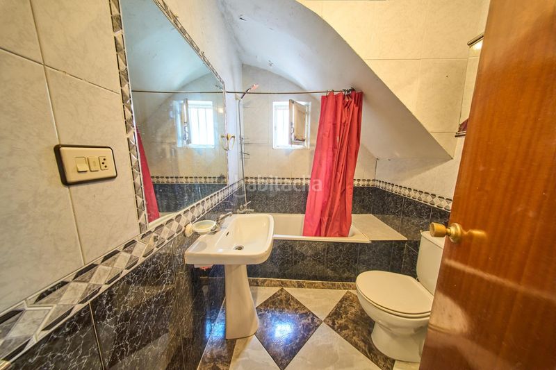 Foto b6b4ee39-5438-4c4d-9671-6aa80b9ce87e. Casa adossada a San Ildefonso Granada