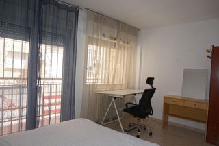 Rent Flat  Calle calle casillas de prats. Piso para estudiantes
