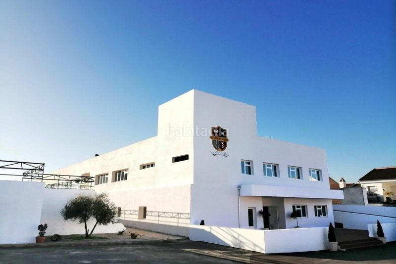 Foto e5b5669e-6ed5-4930-84ca-41d6d16f6f69. Edificio in Archidona