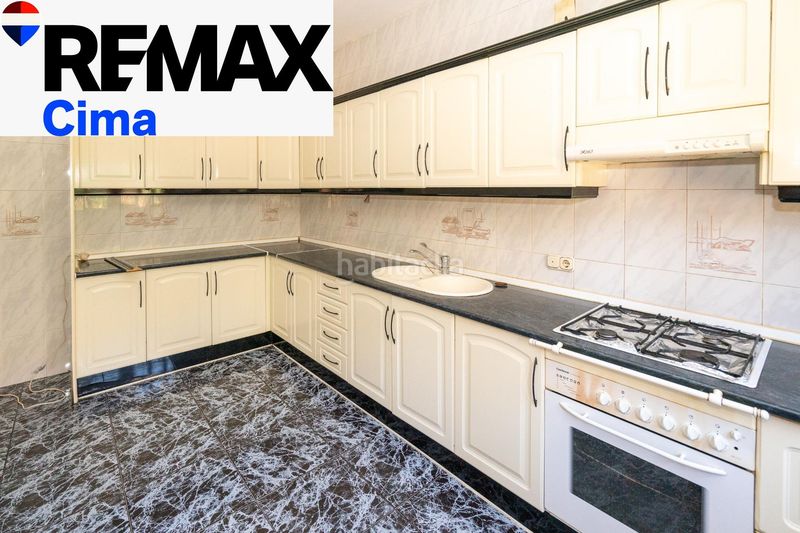 Foto 0e67786c-cc7c-4558-8197-18183b4806ae. Casa amb aparcament a Baza